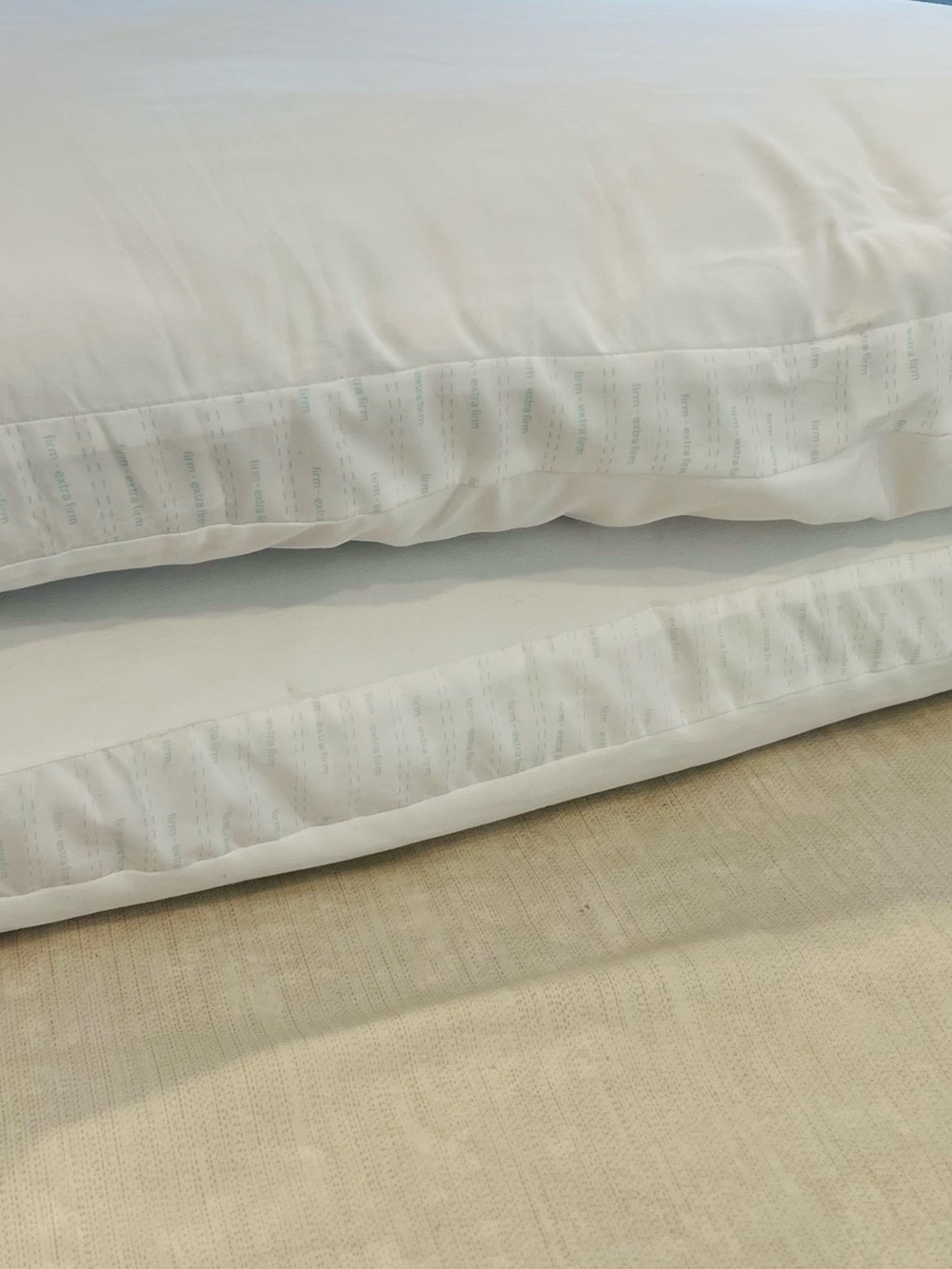 Extra Firm White Bed king Pillow set of 2 with Subtle Pattern